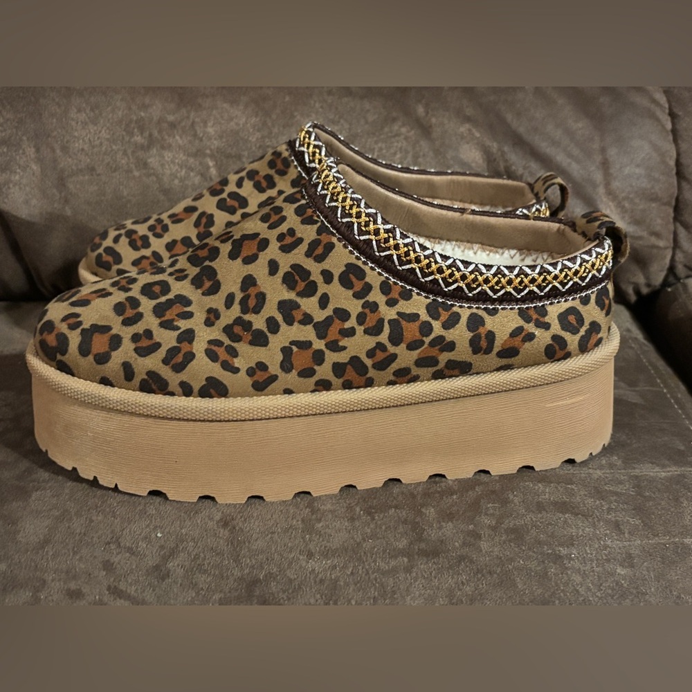 Slip on shoes sz 8